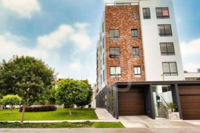 Lovely & quiet place, park view & private parking
